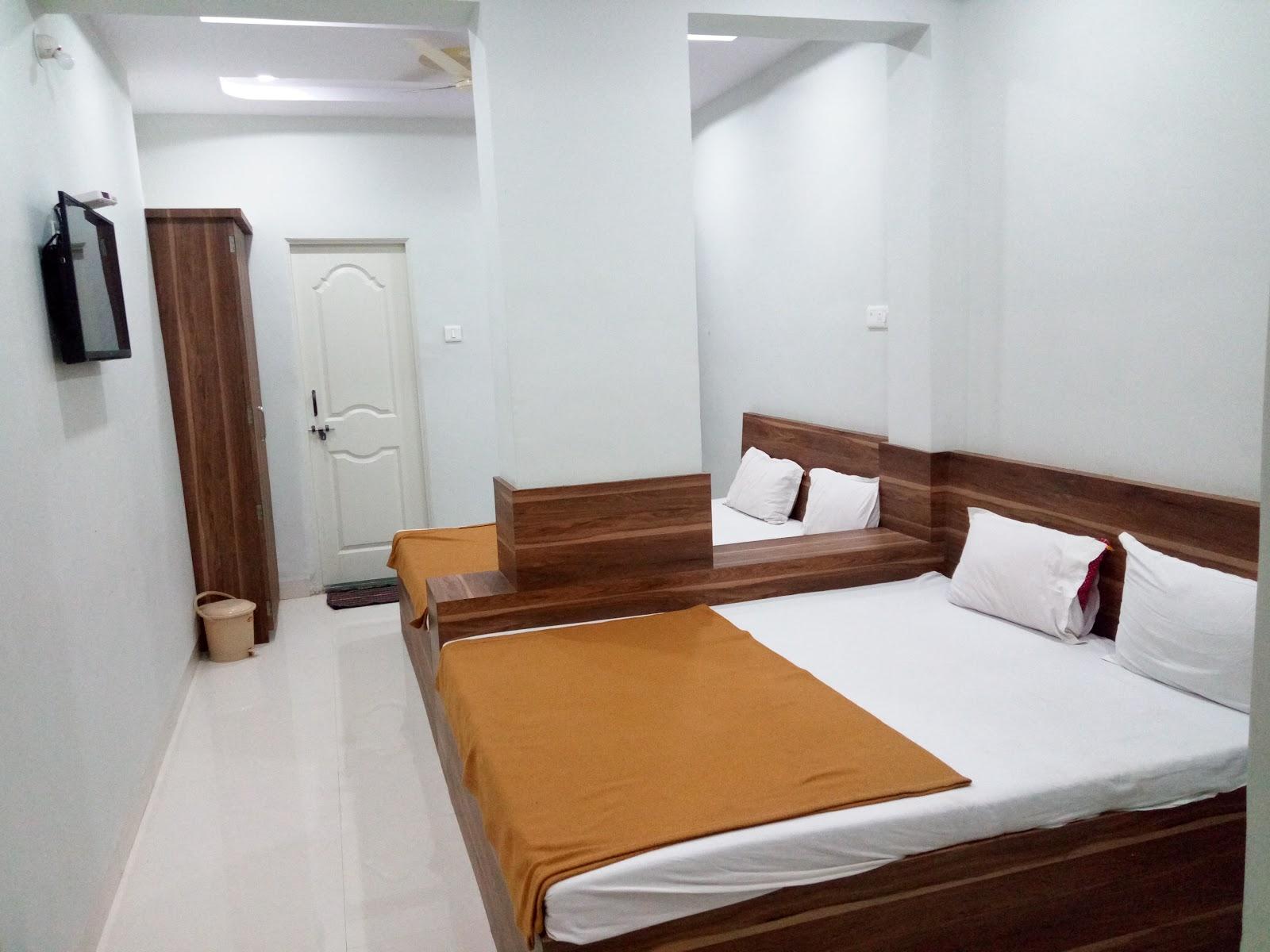 Hotel Tulsi Inn – photo 4