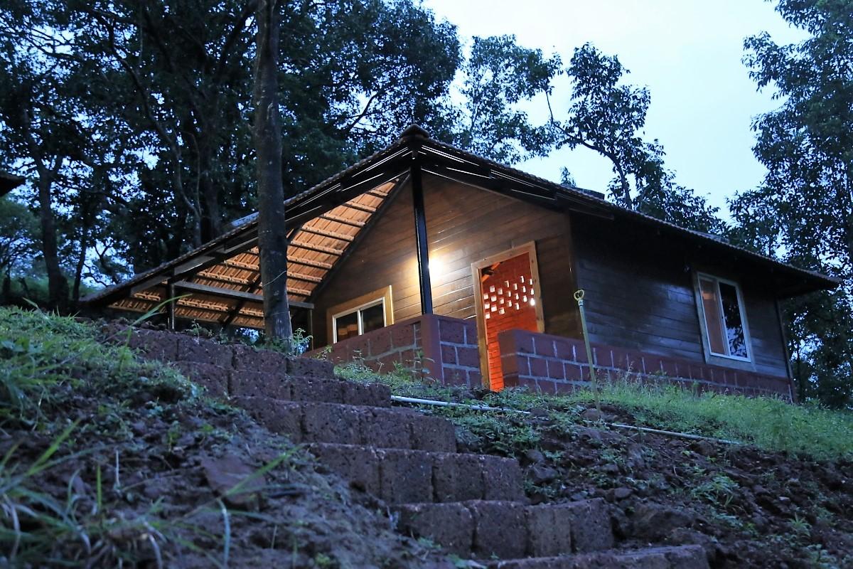 Kadumane Hills Veg Resort