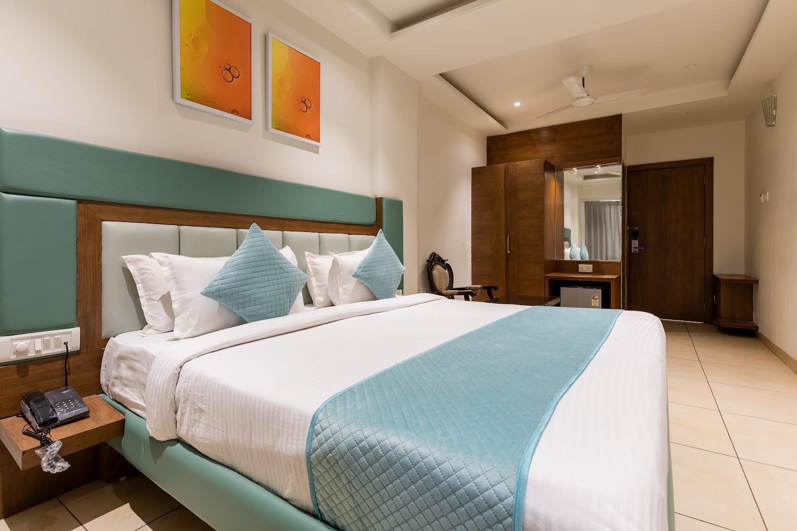 Hotel The Oasis – photo 3