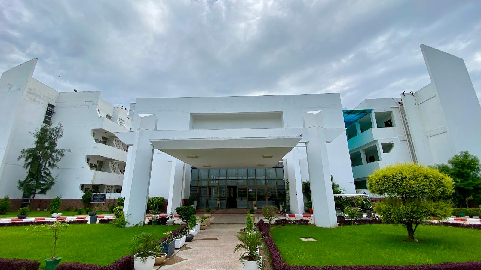 Meera Madhav Resort – photo 4