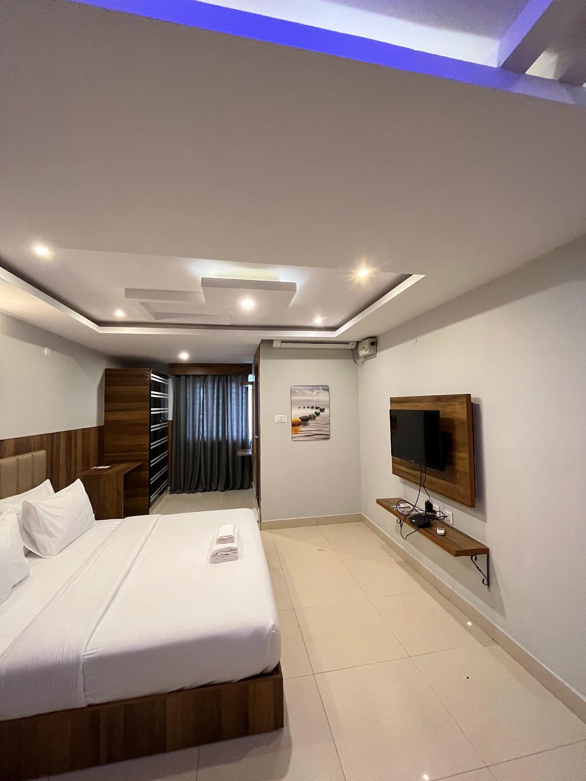 Avenue Suites – photo 2