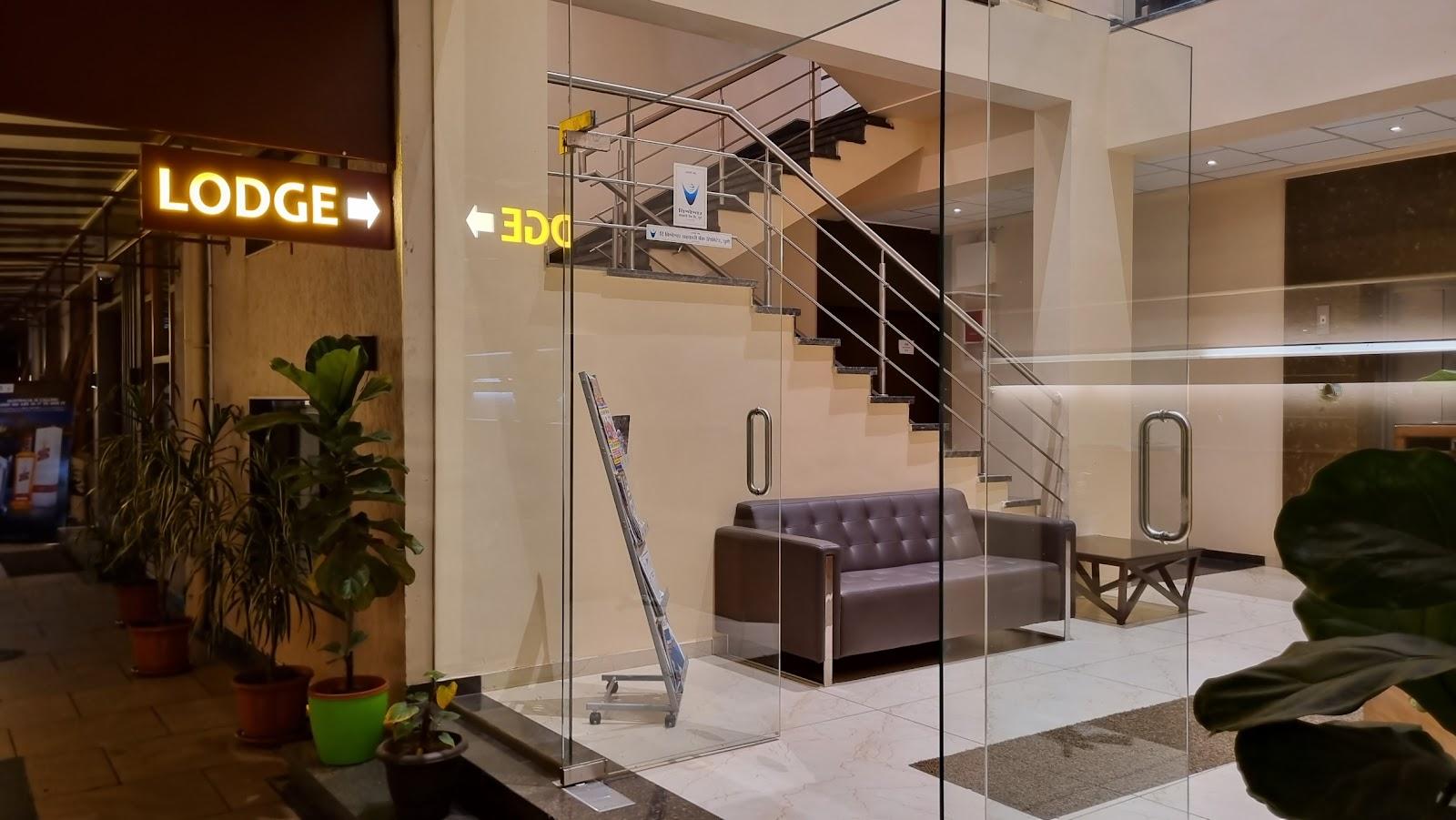 Hotel Central Avenue – photo 1