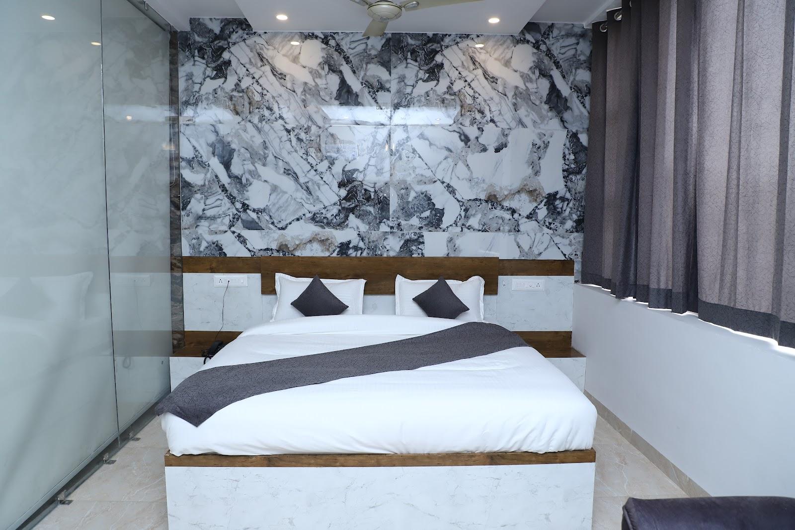 Ivory Hotel – photo 2