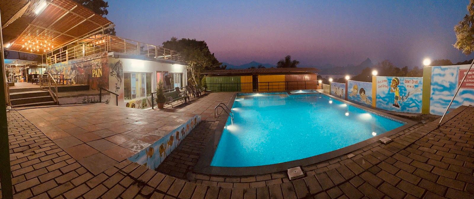 The Bob House Pool Resort & cafe Restaurant