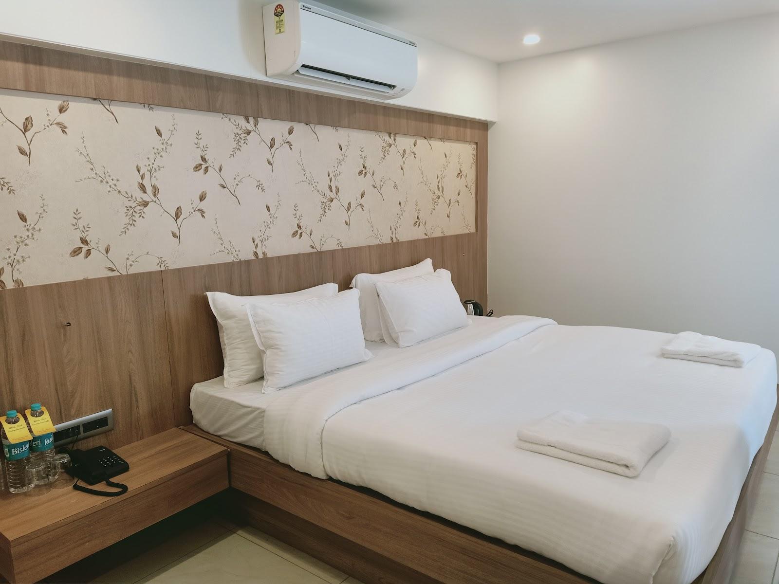 HOTEL PANCHAVATI EXPRESS – photo 4