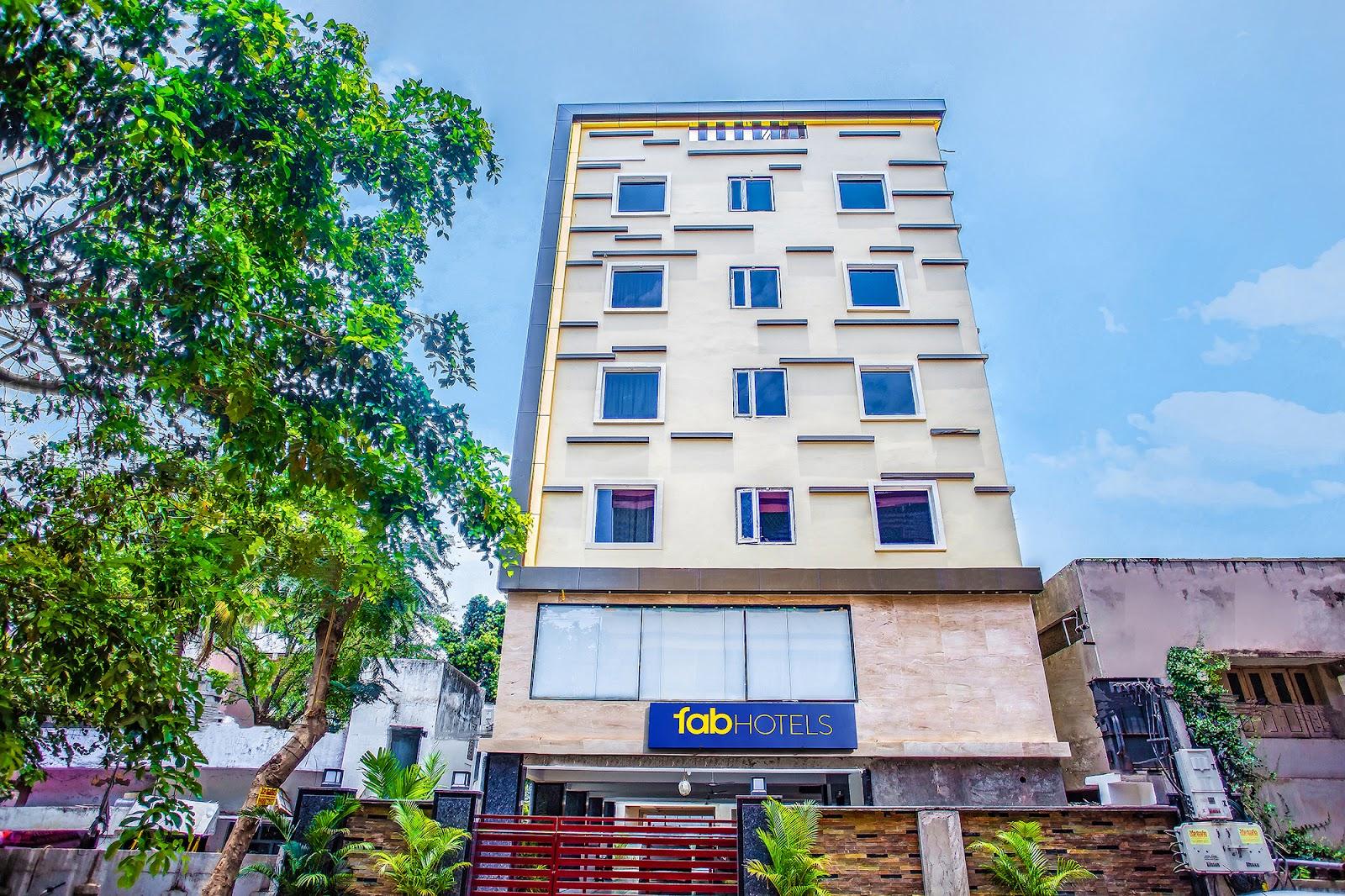 FabHotel RR Grand - Hotel in MG Road, Vijayawada – photo 1