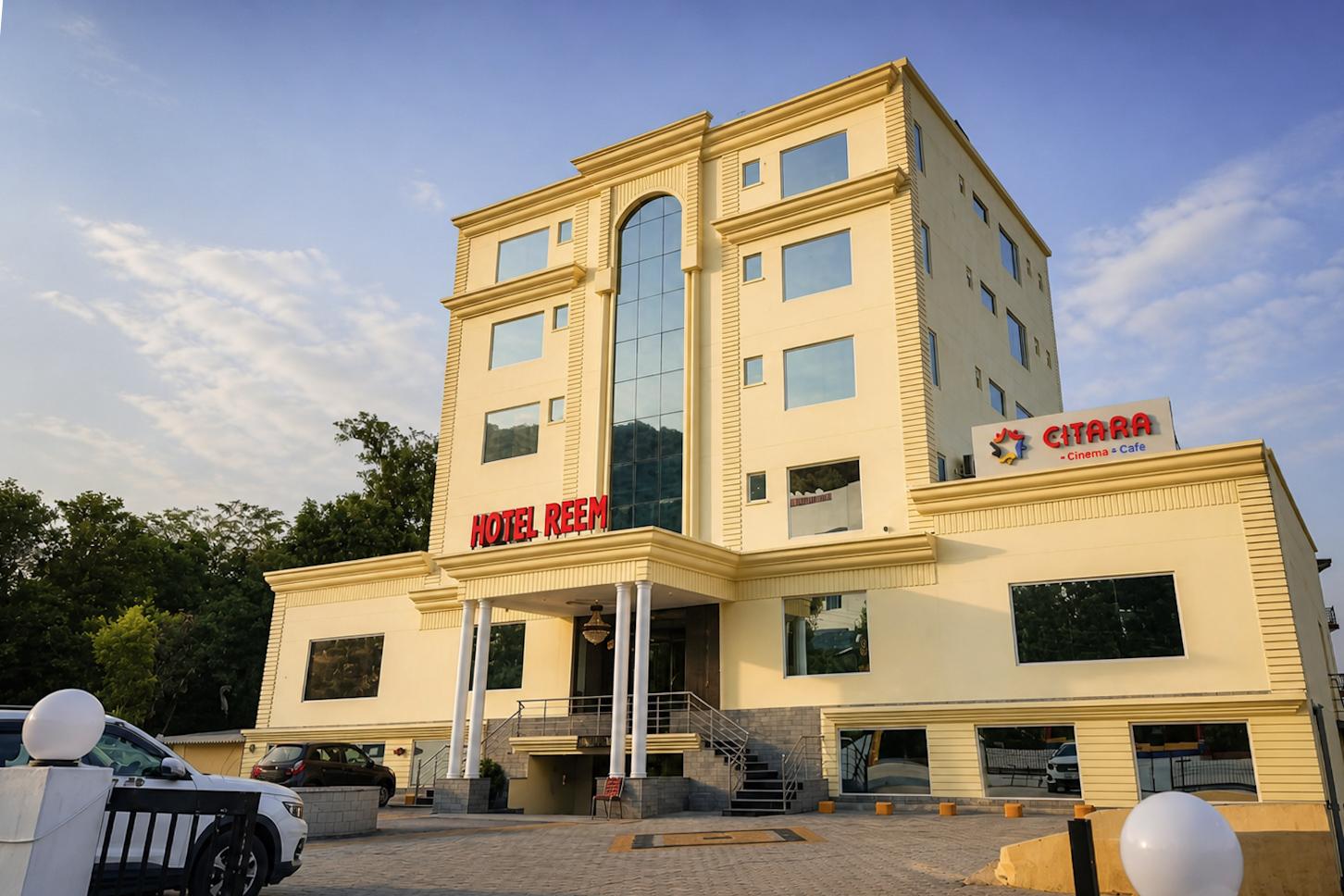 Hotel Reem -premium Hotel /Restaurant/Banquet Hall in Jawalamukhi – photo 4