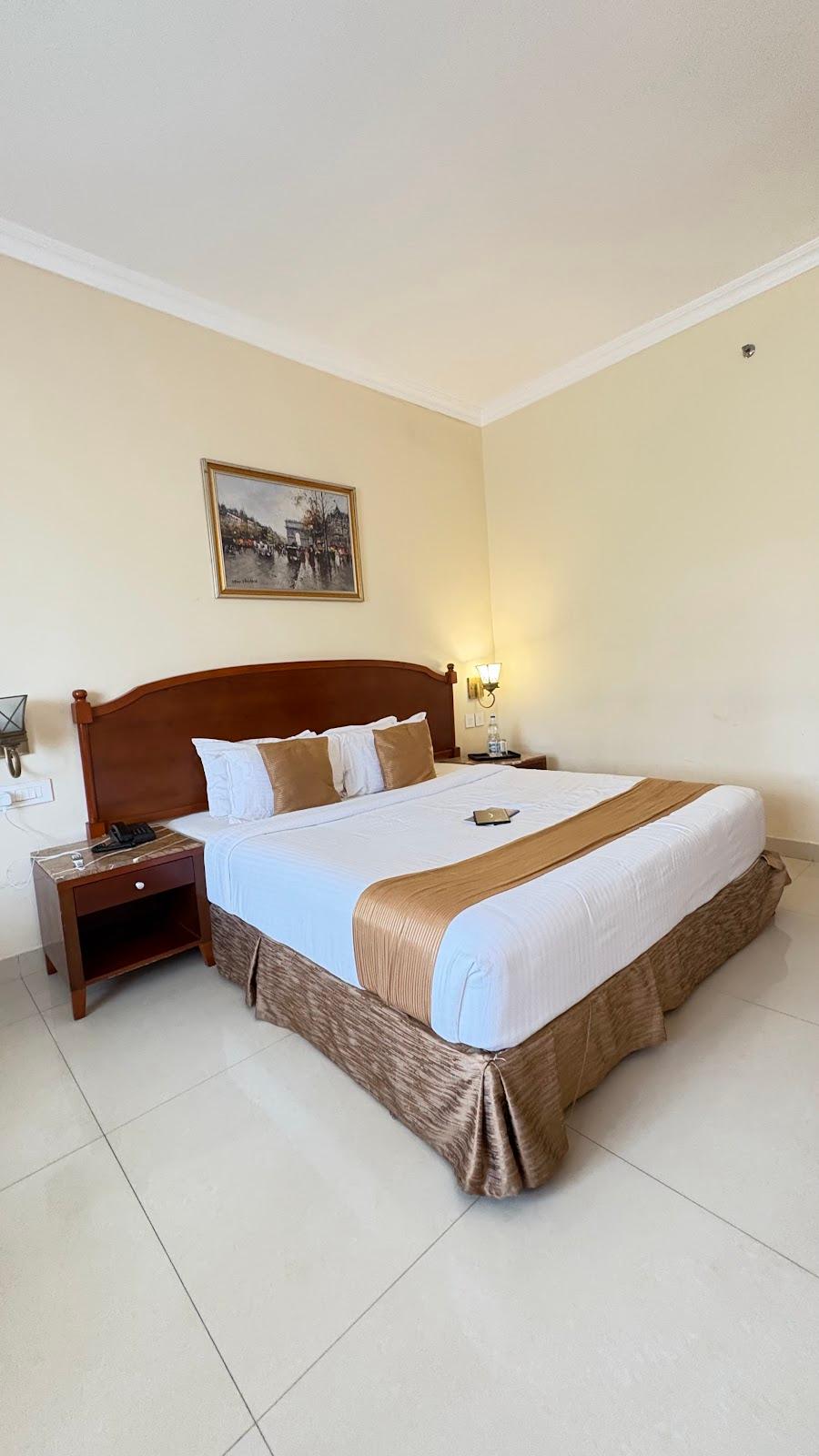 Camelot Hotel – photo 3