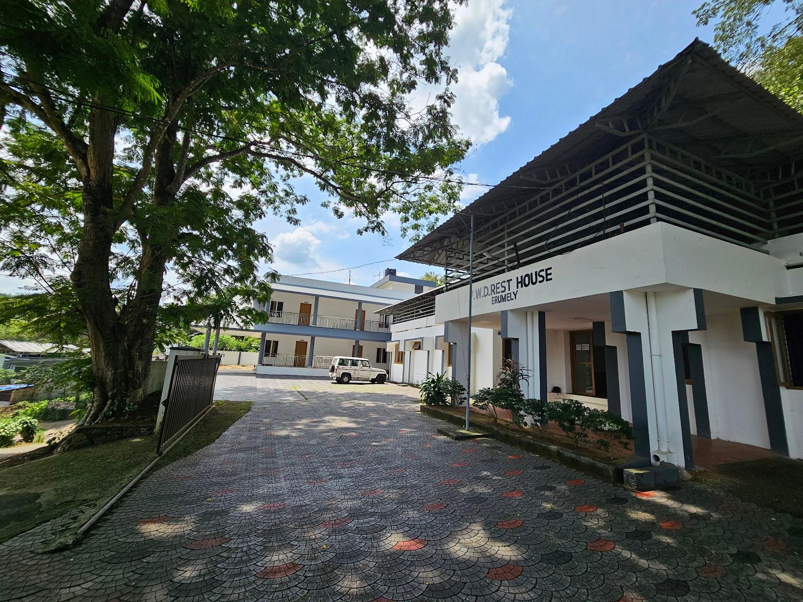 P.W.D.Rest House Erumely – photo 2