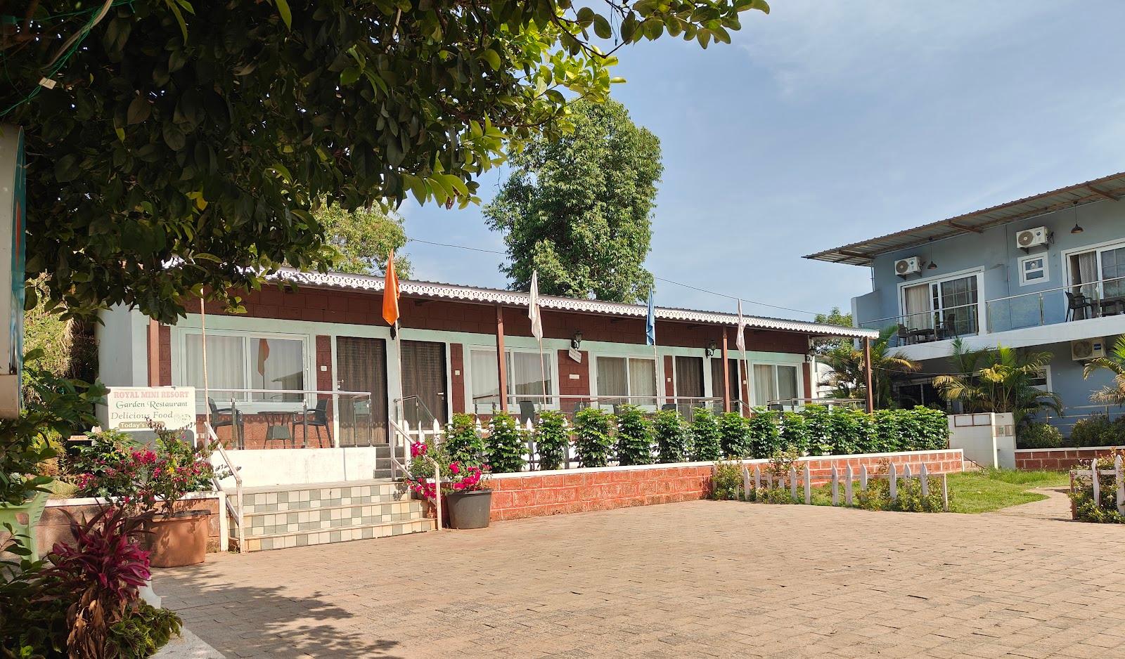 Royal Mini Resort (Swimming pool,Deluxe Cottages, Bungalow) – photo 1