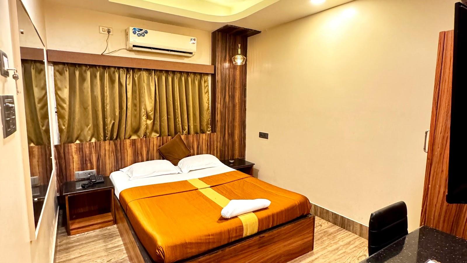 The Silverline Hotel - Hotels near Kolkata Airport – photo 1