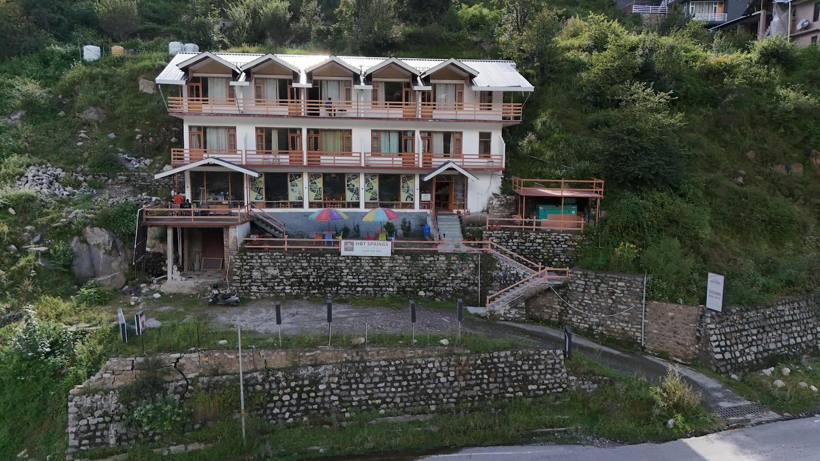 Hot Springs Cafe & Homestay – photo 1
