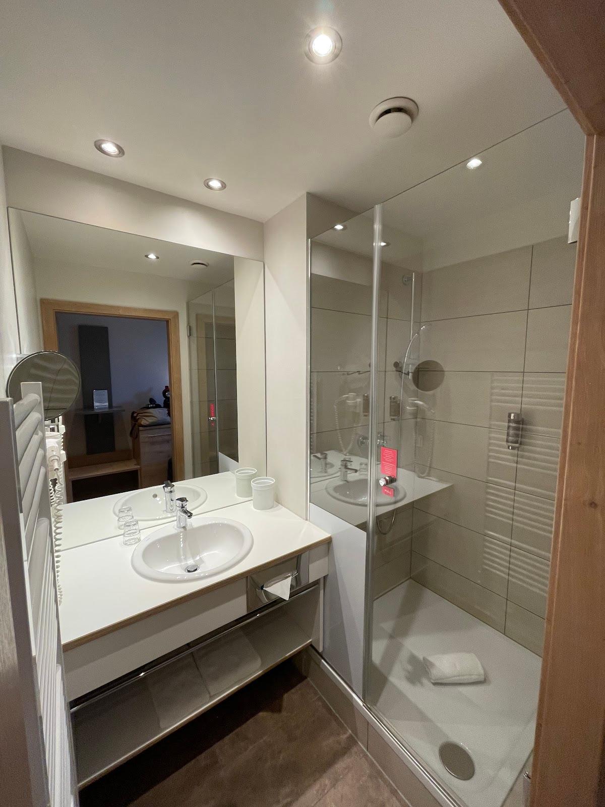 HOTEL max70 – photo 4