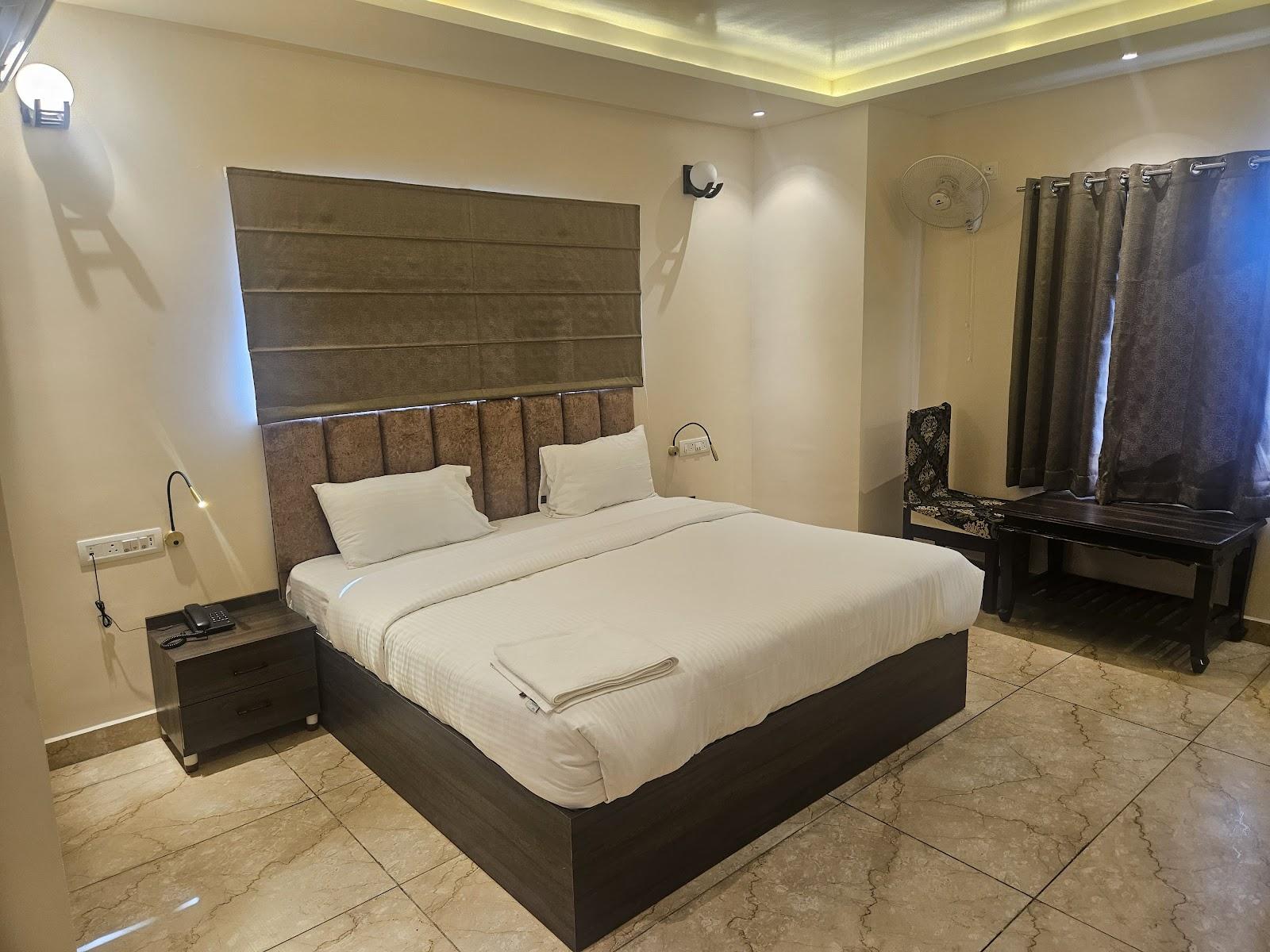 Shahenshah Hotel – photo 3
