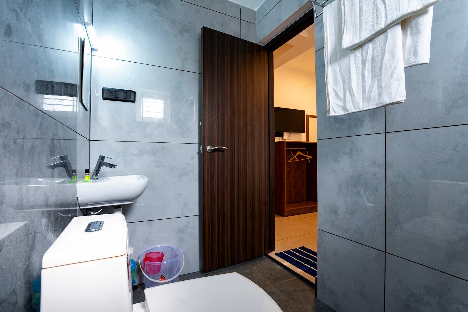 Sapphire Business Suites – photo 3