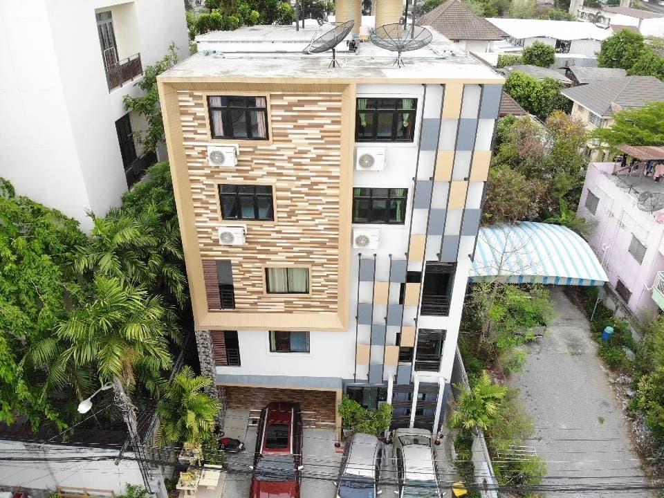 Hide Bangkok Hostel – photo 1