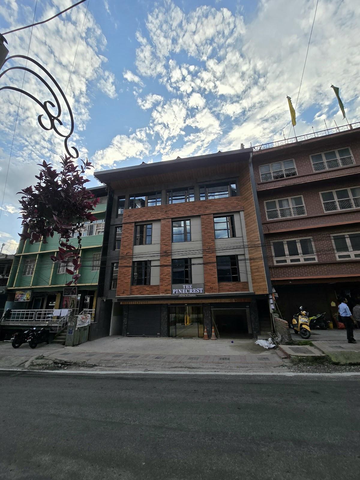 The Pinecrest Hotel & Lounge – photo 4