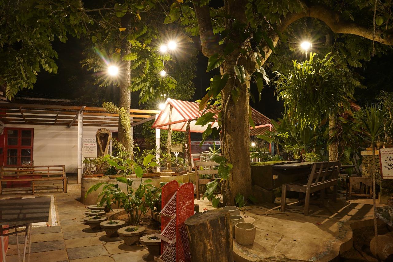 Regent Hill Side Villa & Resort @ Yercaud ( The world's HAPPIEST hotel - only for the nice people) - PURE NON-VEGETARIAN RESORT