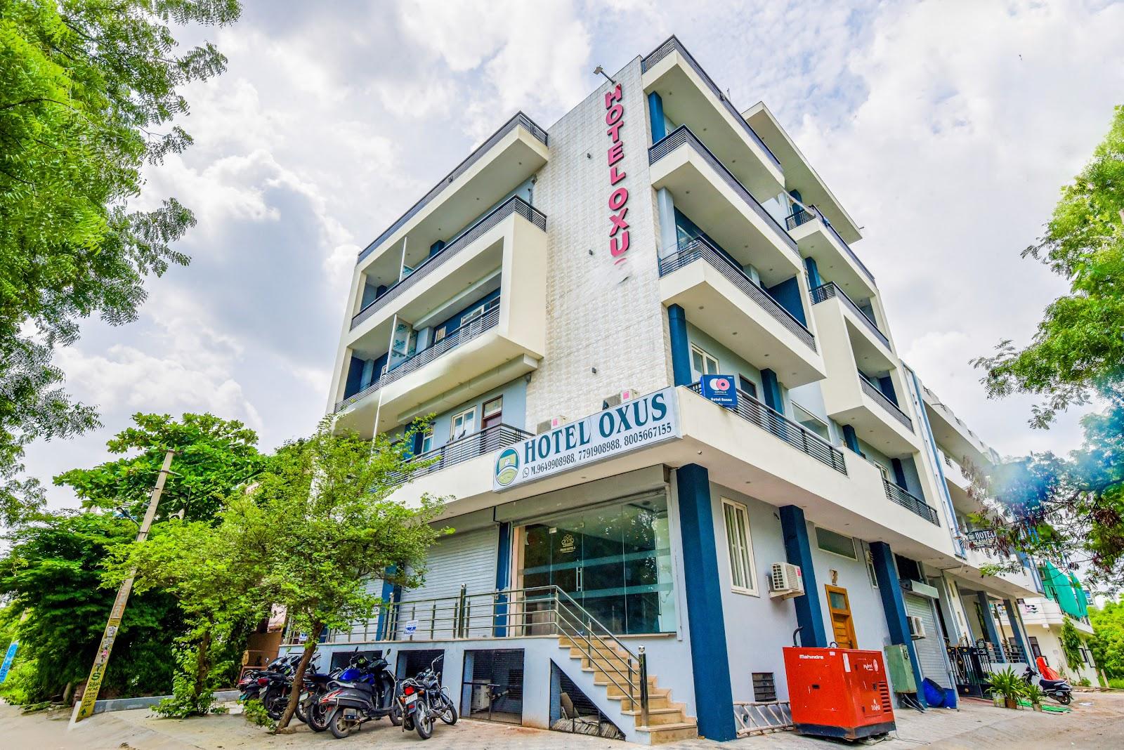 HOTEL OXUS