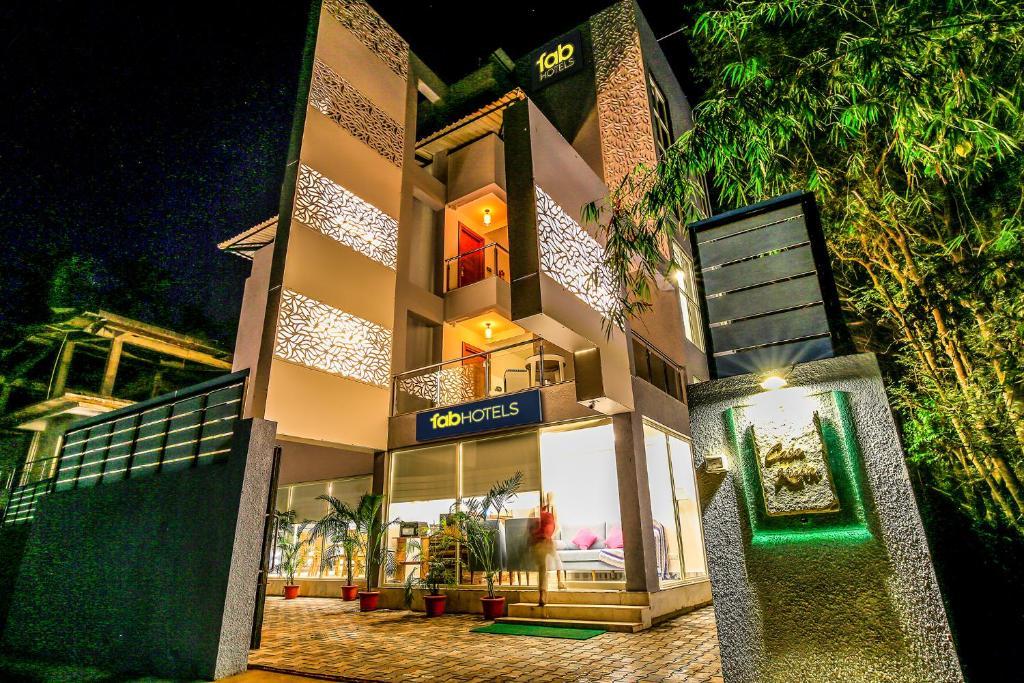 FabHotel Casa Kiara With Pool Side Bar, Calangute – photo 1