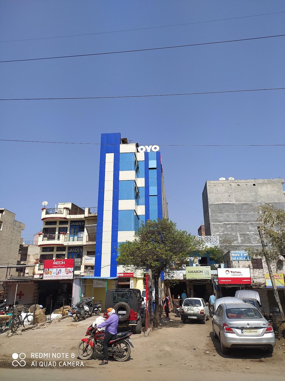 Hotel Mohali Blue
