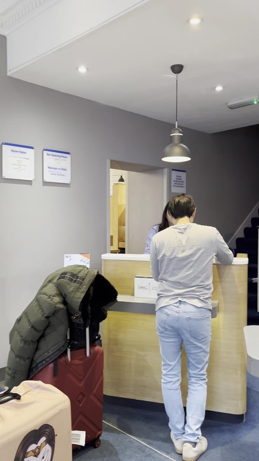 Holiday Inn Express London - Victoria by IHG – photo 2