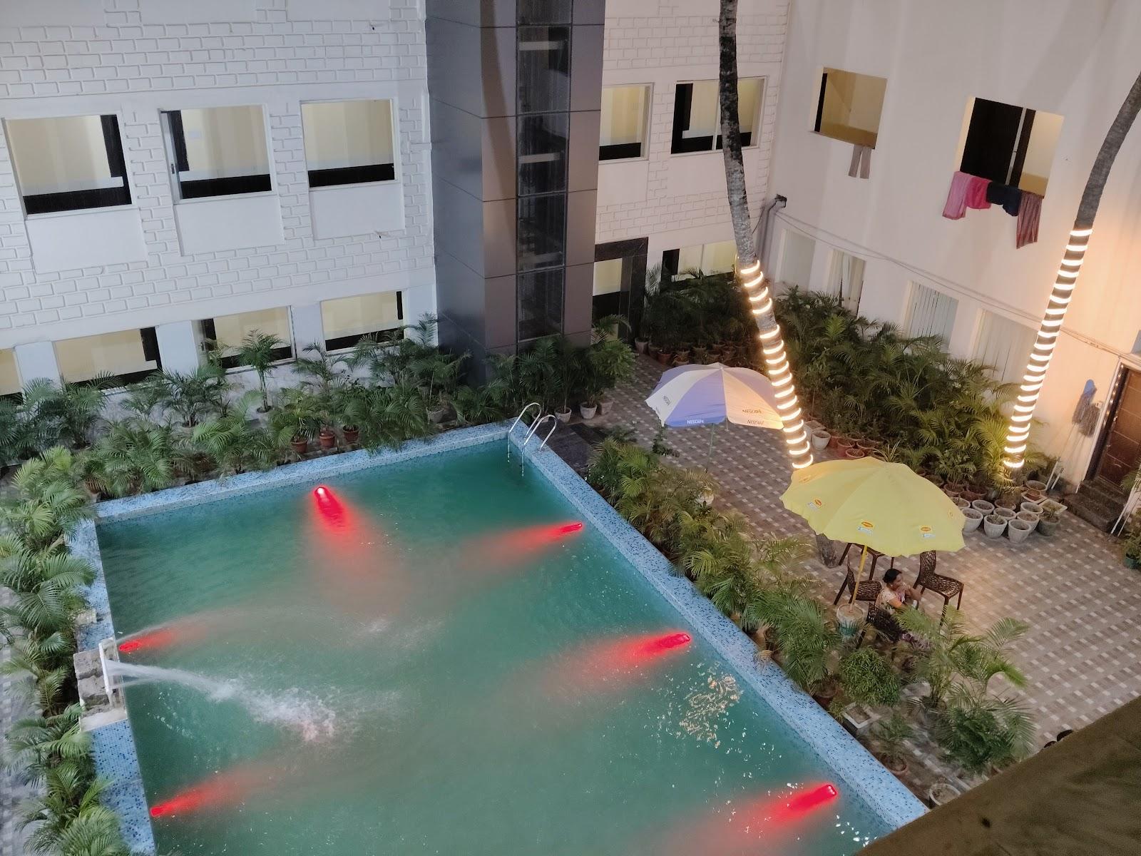 Hotel Lahari Puri – photo 4