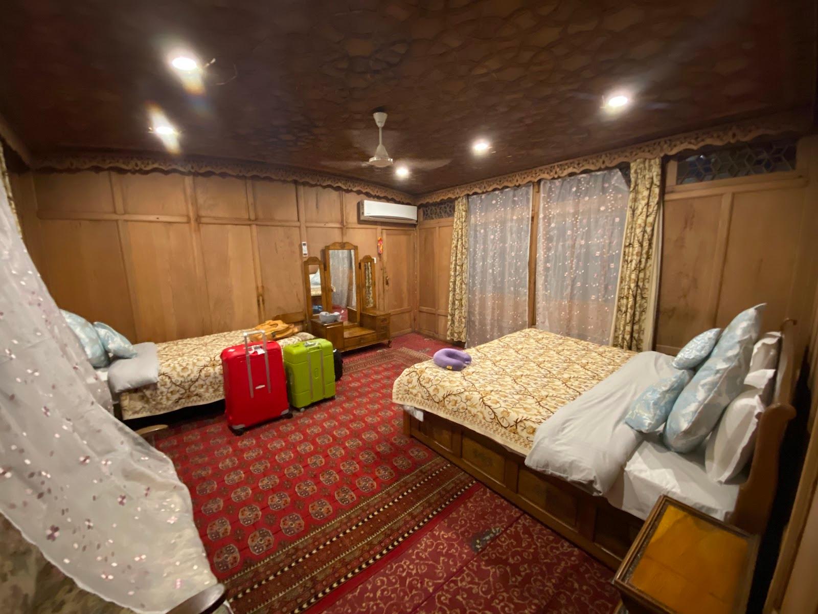 Shahnaz Group of Houseboats – photo 3