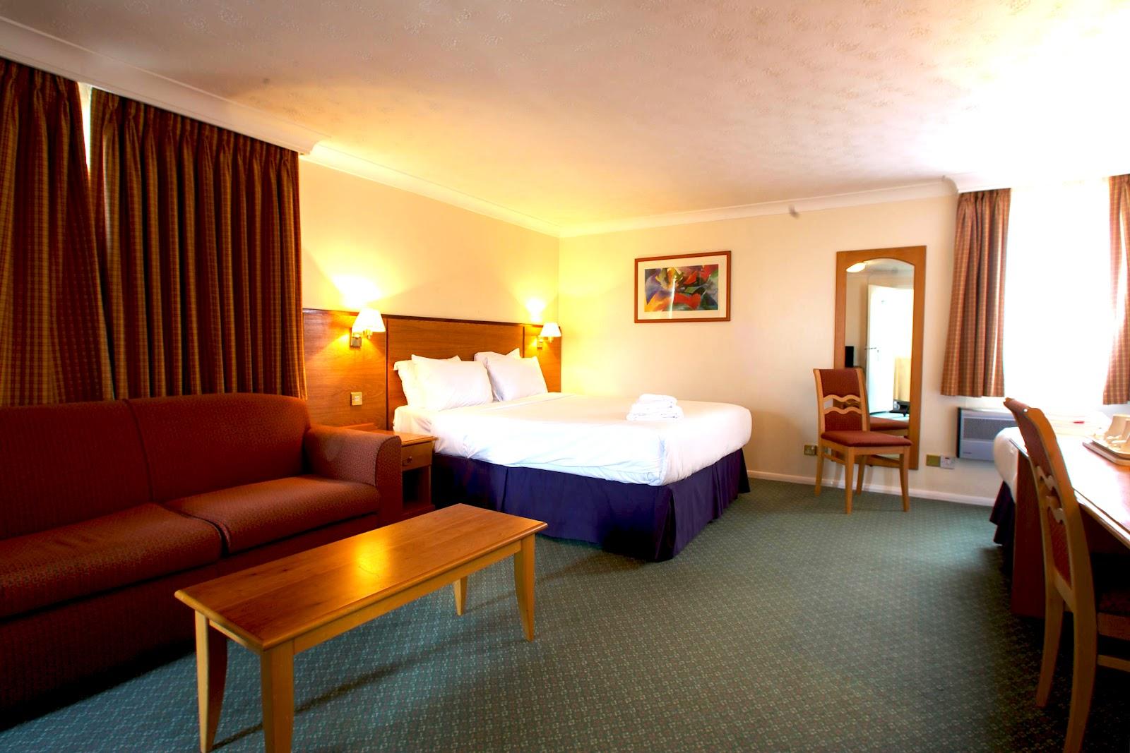The Rivenhall Hotel – photo 2