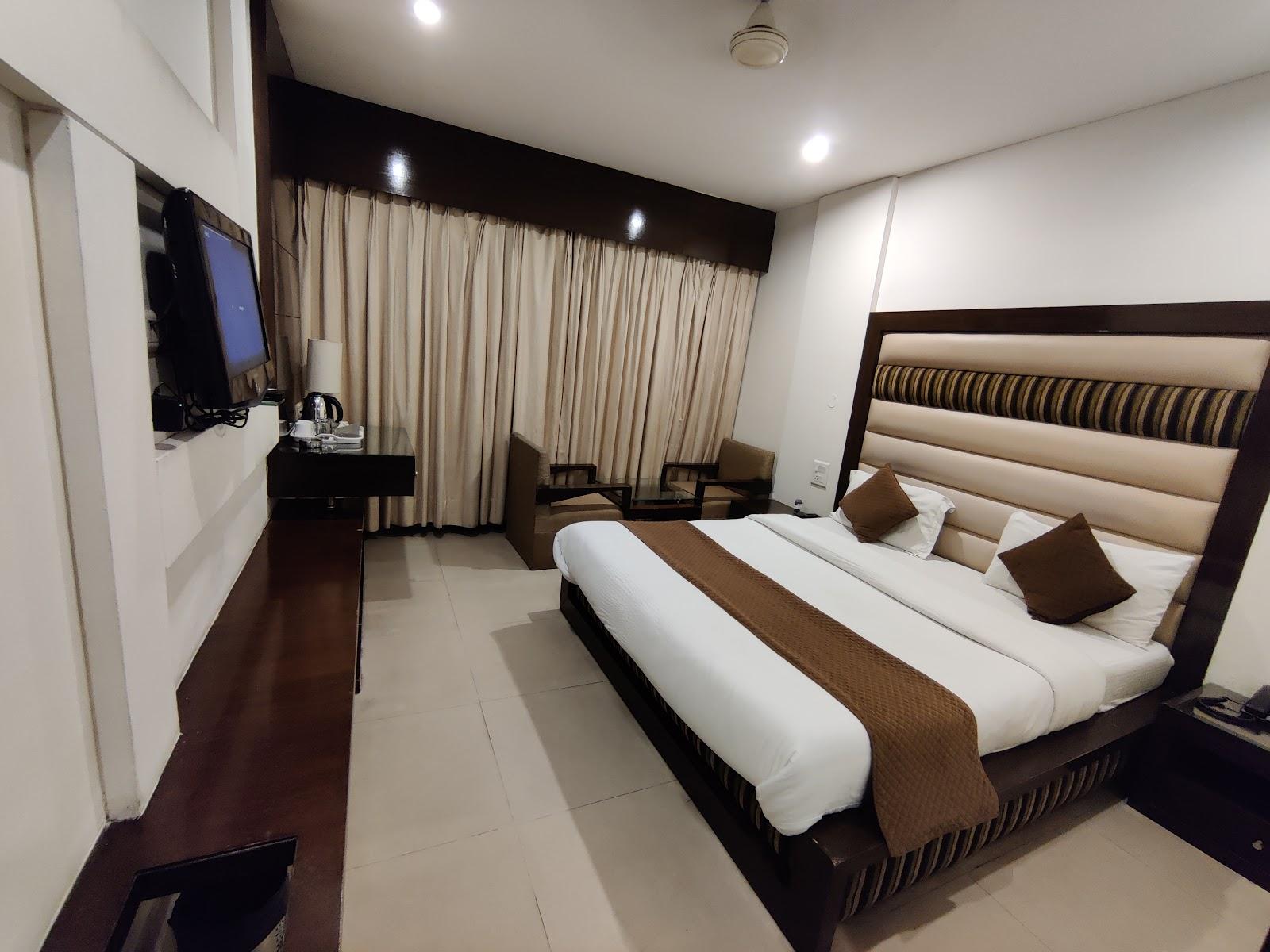 Hotel Landmark Chandigarh – photo 3