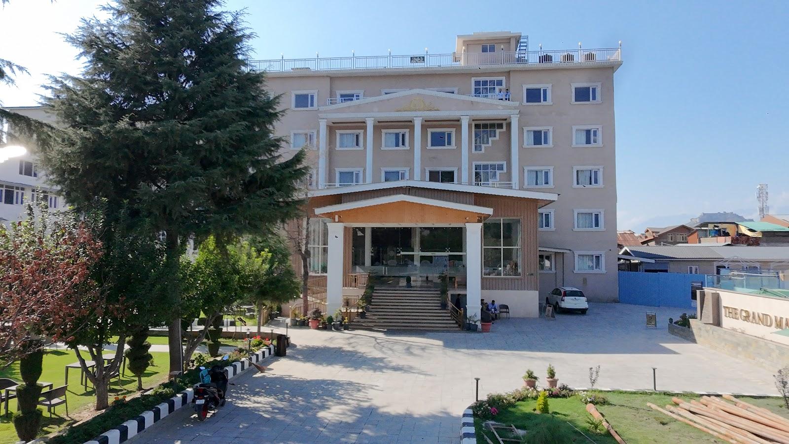 Platinum Grand Mamta – photo 1
