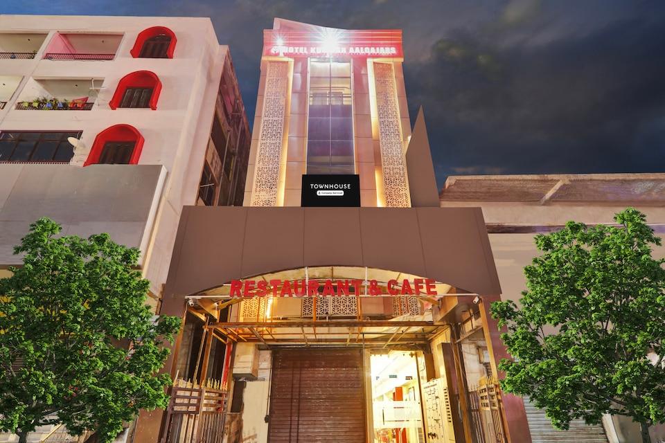 Super Townhouse by OYO Kankarbagh Formerly Kunwar Alcajars – photo 1