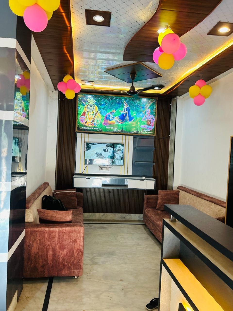 Luxury Palace Vrindavan (Radhe raj Group of Hotels) – photo 4