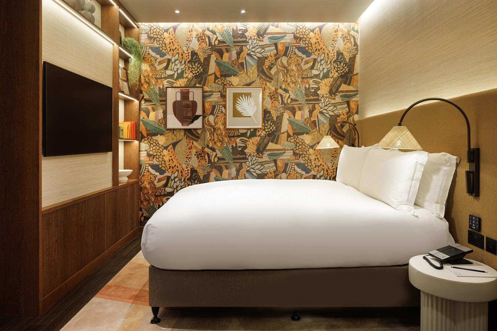 The Trafalgar St. James London, Curio Collection by Hilton – photo 3
