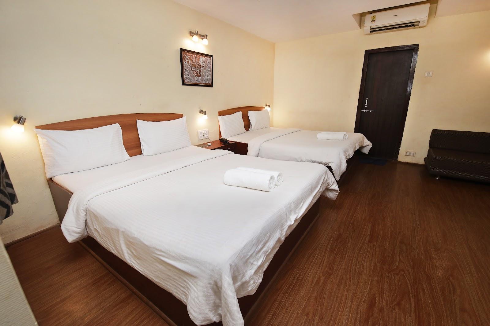 Westend Hotel Matheran – photo 4