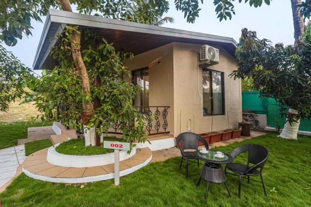GreenLux Resort Palhe, Alibag