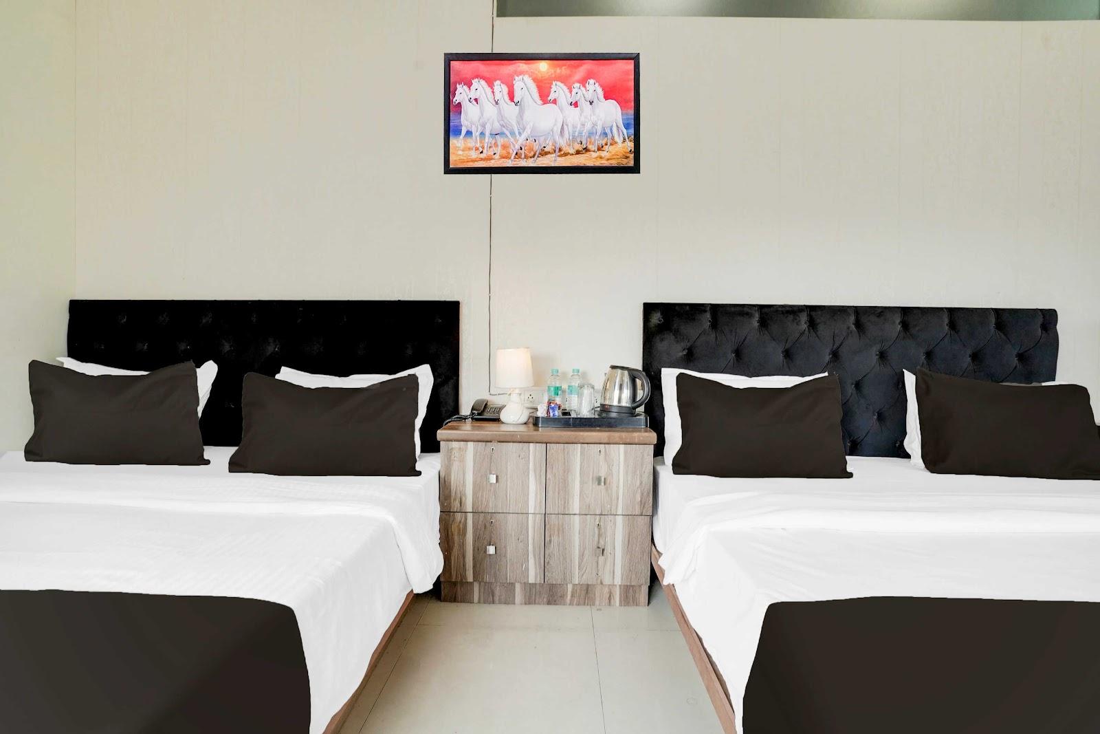 Super Townhouse Ville Parle – photo 4
