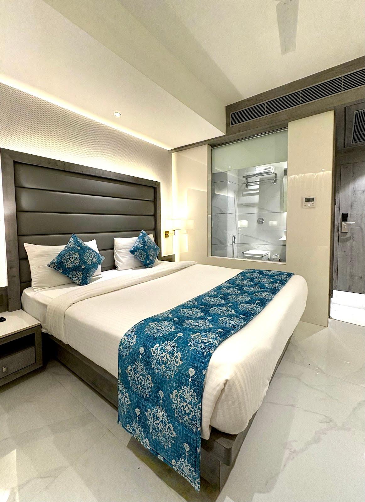 Hotel Supreme Comforts – photo 2