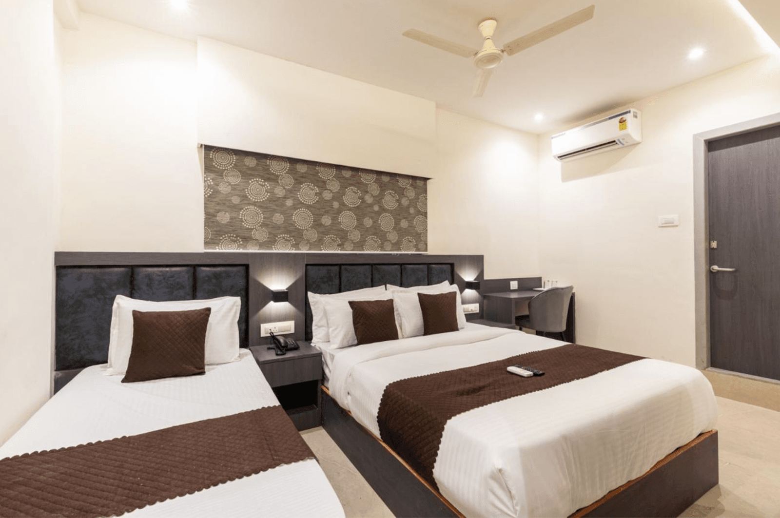 Hotel Artilla Borivali – photo 2