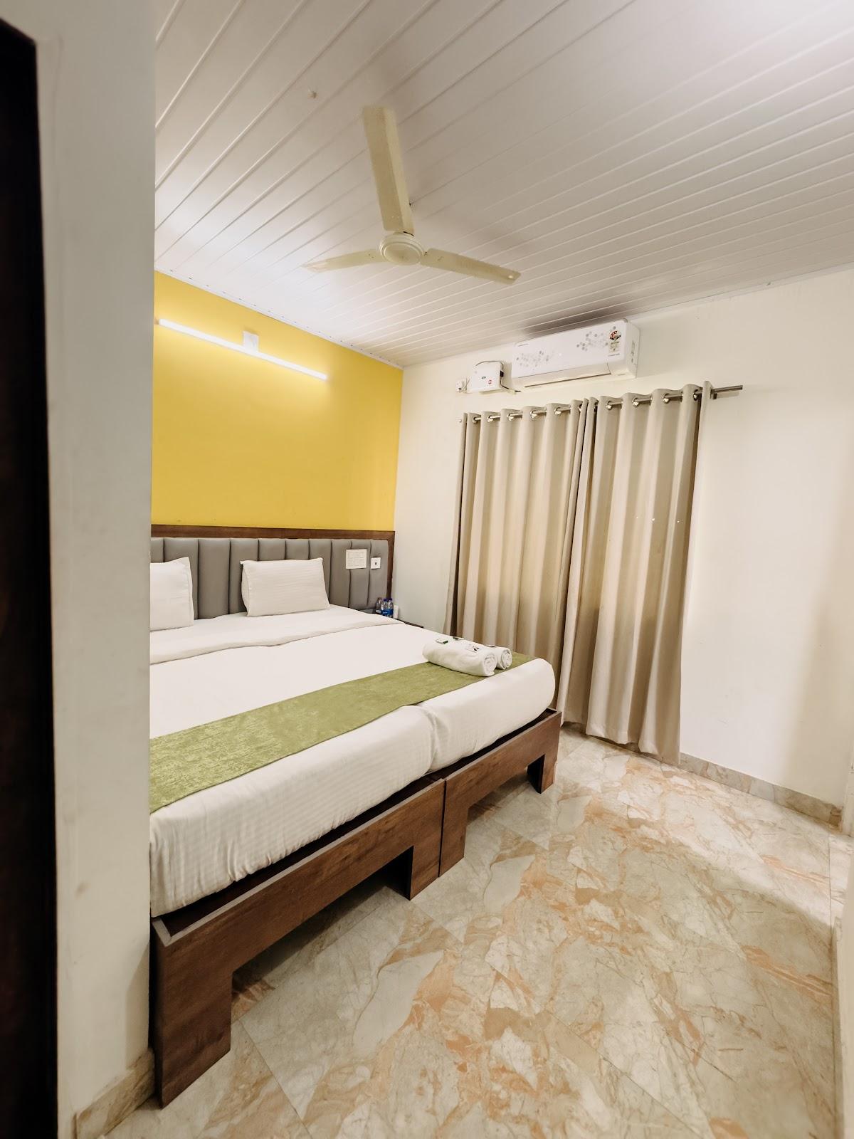 Heraa Inn Deralakatte - AC & non AC Family Room – photo 1