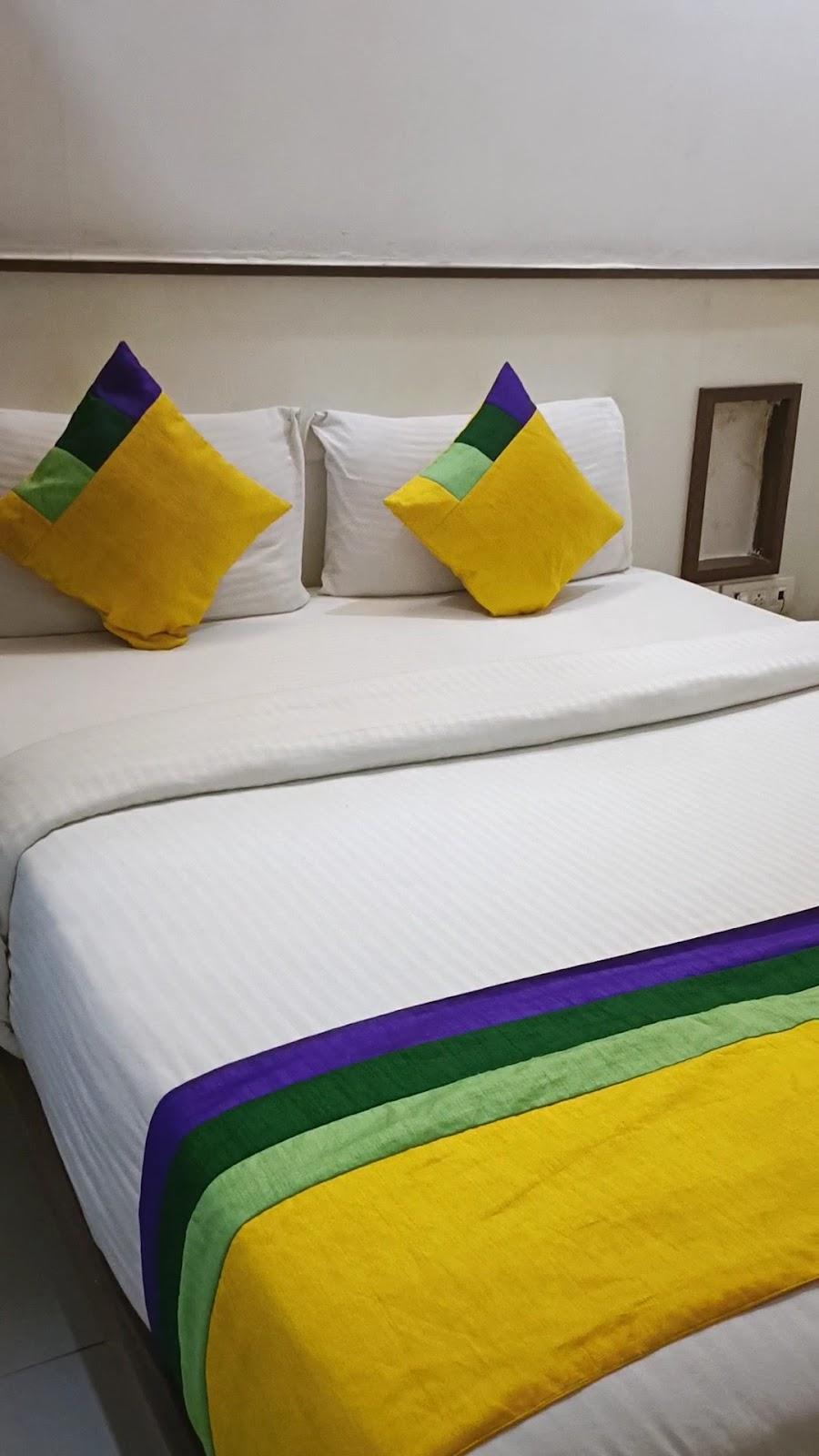Itsy Hotels Deluxe Inn – photo 2