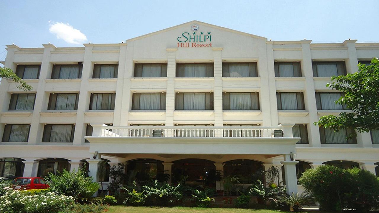 Shilpi Hill Resort - Restaurant | Hotel | Swimming Pool | Lake View | Room Suites