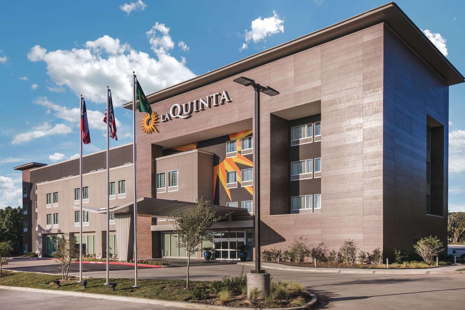 La Quinta Inn & Suites by Wyndham Dallas - Richardson – photo 1