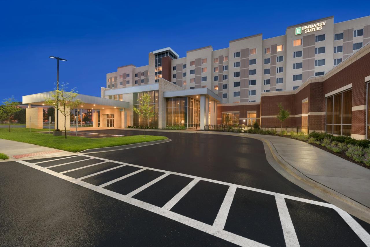 Embassy Suites by Hilton Chicago Naperville – photo 1