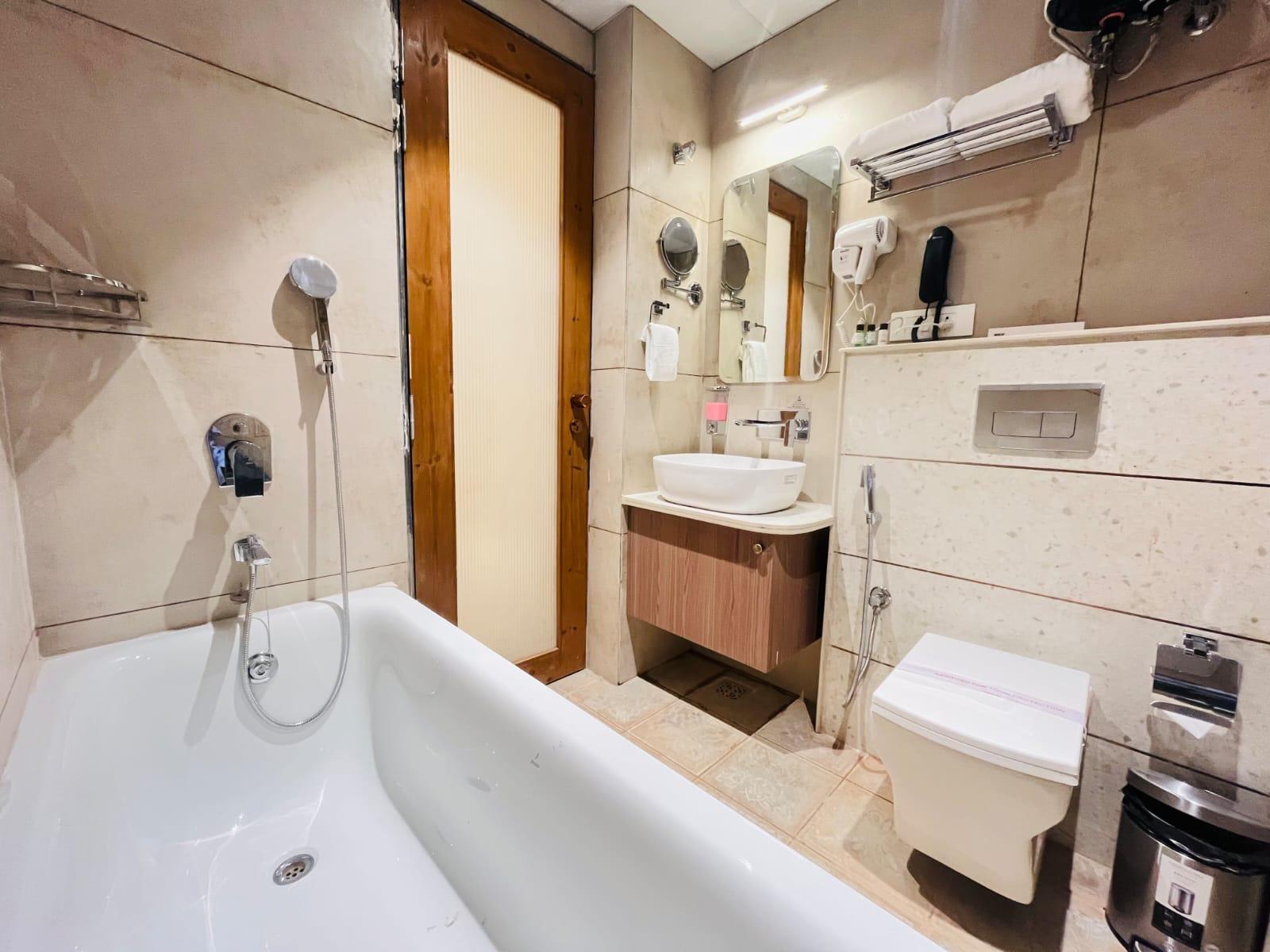 ELEGANCE INN – photo 4