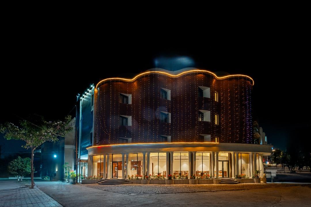 Hotel Benchmark Premier – photo 1