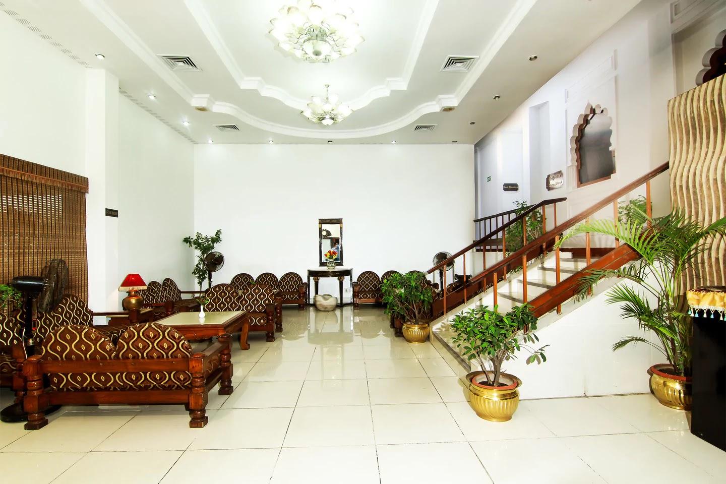 Hotel Gomti at Sapru Marg near Hazratganj – photo 4