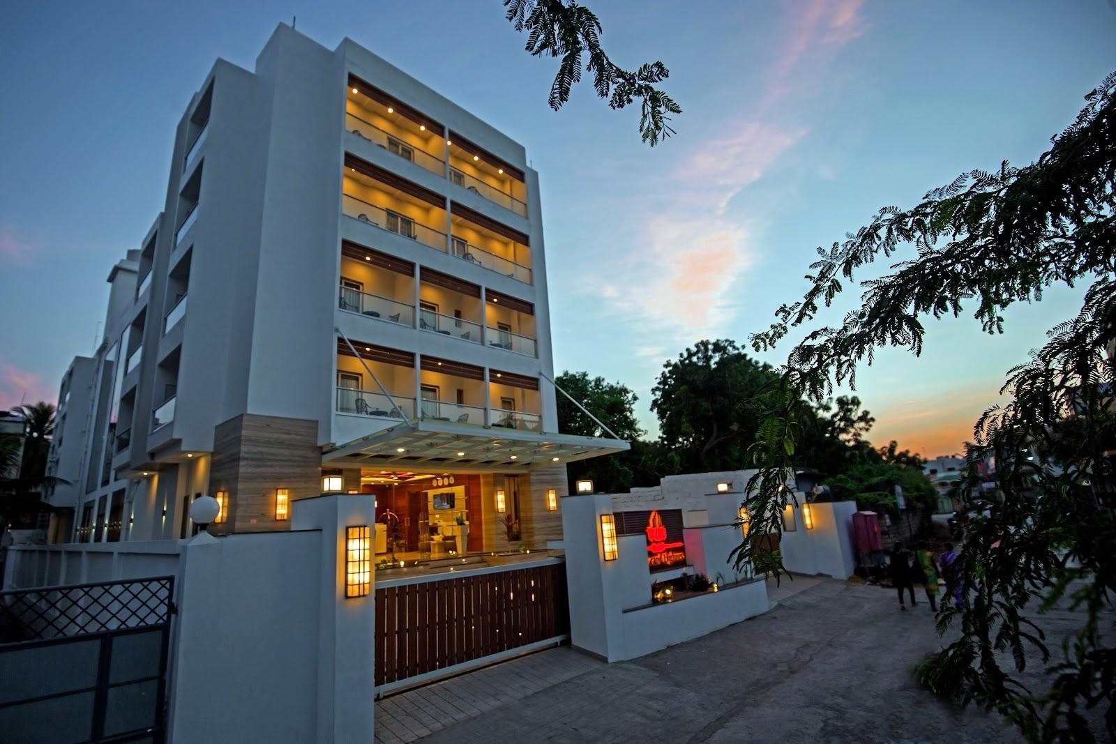 Hotel TGH - The Grand Highness