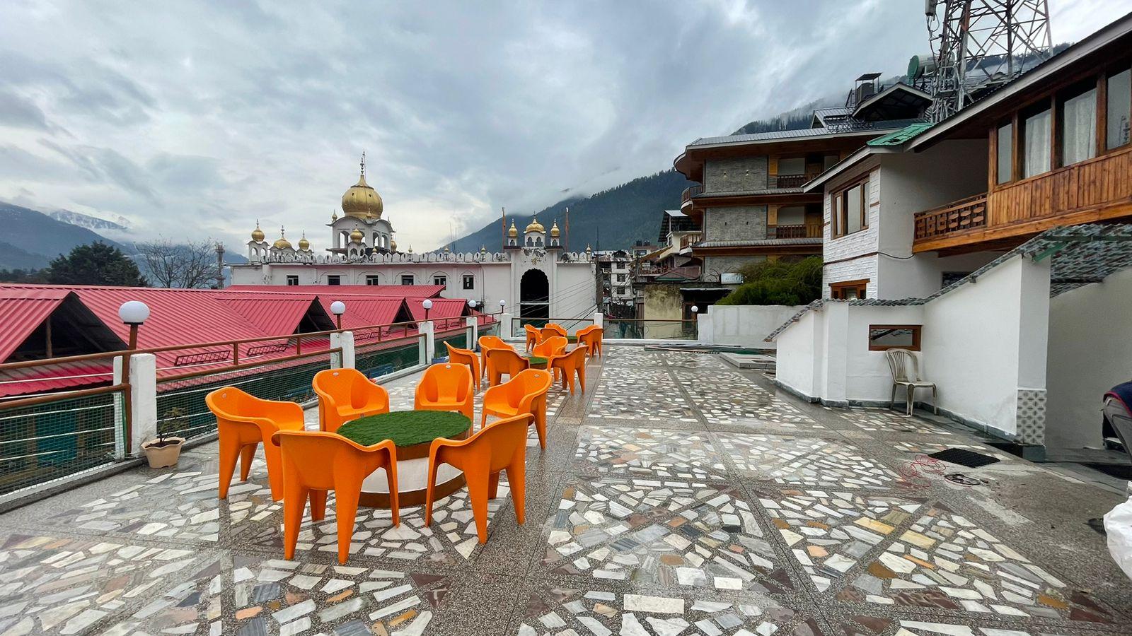 Hotel Hilltop at Mall Road Manali – photo 1