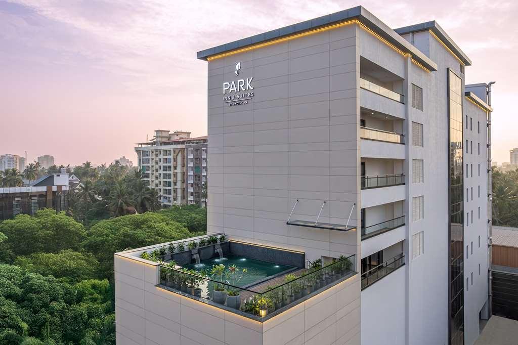 Park Inn & Suites by Radisson Thrissur East Fort – photo 1